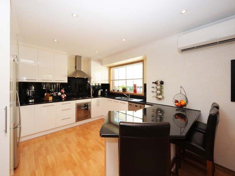 56 Featherby Way, Altona Meadows - Thumbnail 3