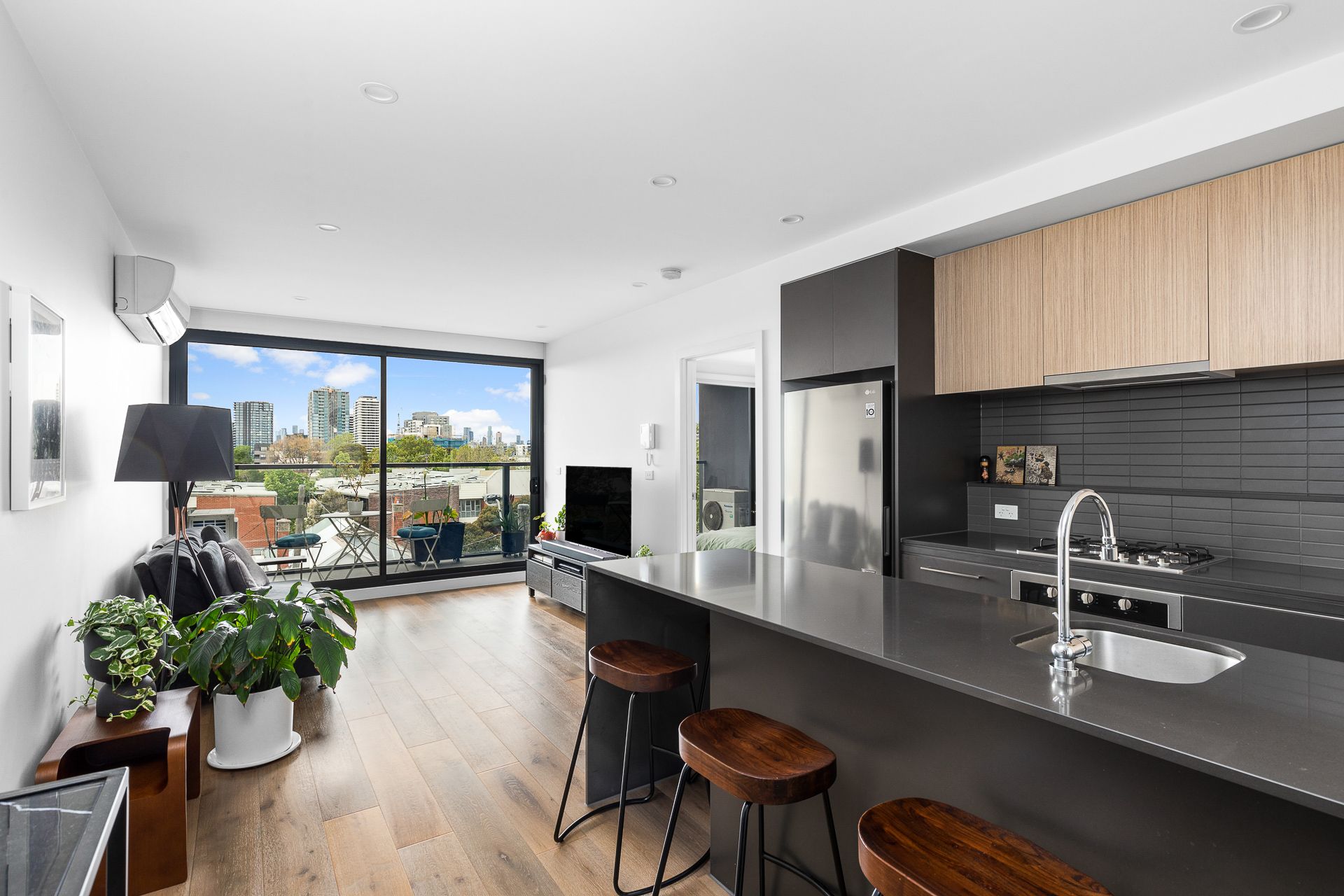 301/99 Donald Street, Footscray - Thumbnail 2