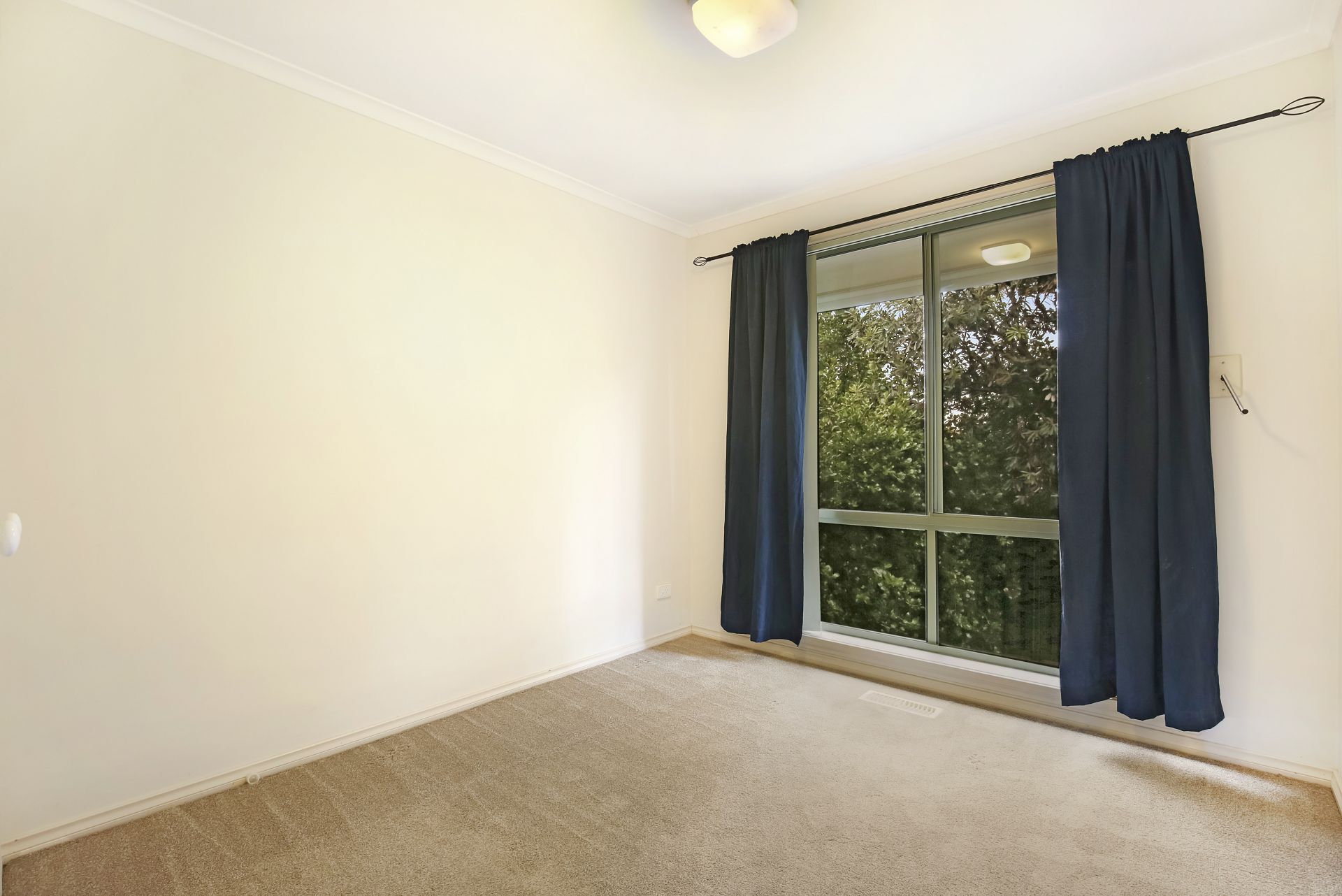 Real Estate For Lease 50 Manning Clark Road Mill Park , VIC