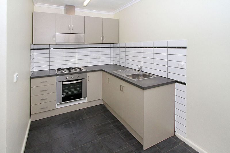 11/74 Kingwilliam Street, Reservoir