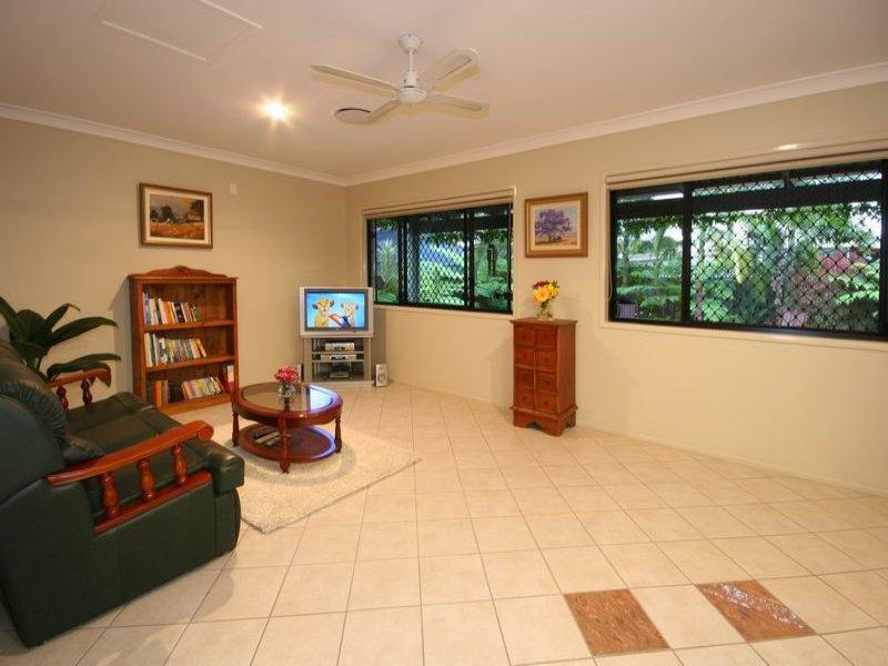 70 Landsborough Parade GOLDEN BEACH QLD, Golden Beach - Thumbnail 4