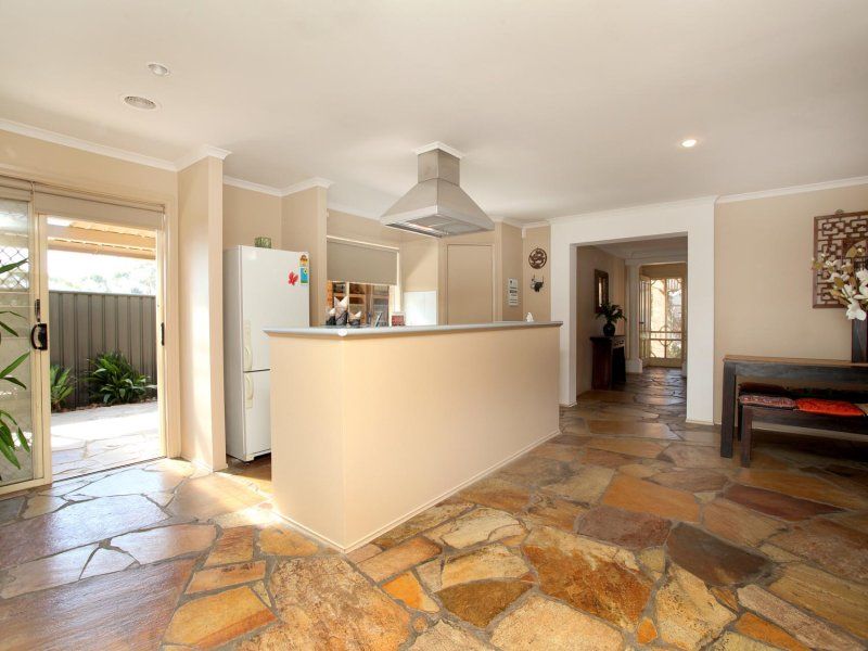 27 Paringa Way, Burnside - Thumbnail 4