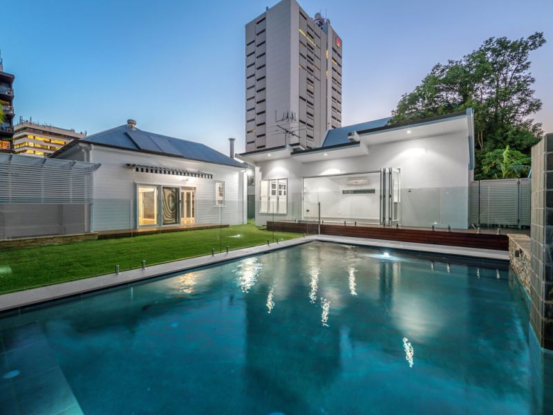 54 Linton Street KANGAROO POINT QLD