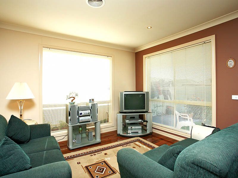 73 Grampians Way, Caroline Springs - Thumbnail 5