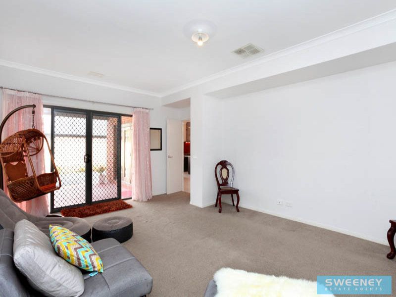 1 Monckton Place, Caroline Springs - Thumbnail 7