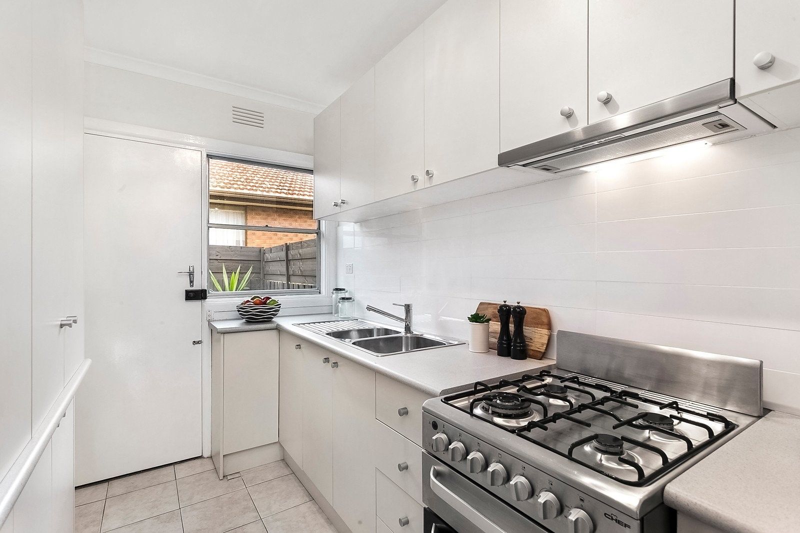 PERFECTLY POSITIONED LOW MAINTENANCE LIVING!