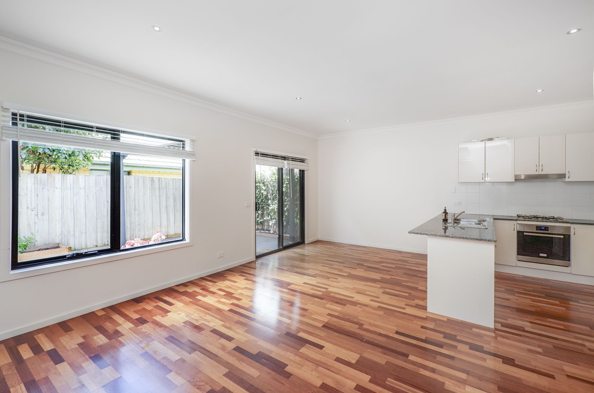 2/6 Baird Street Maidstone VIC, Maidstone - Thumbnail 3
