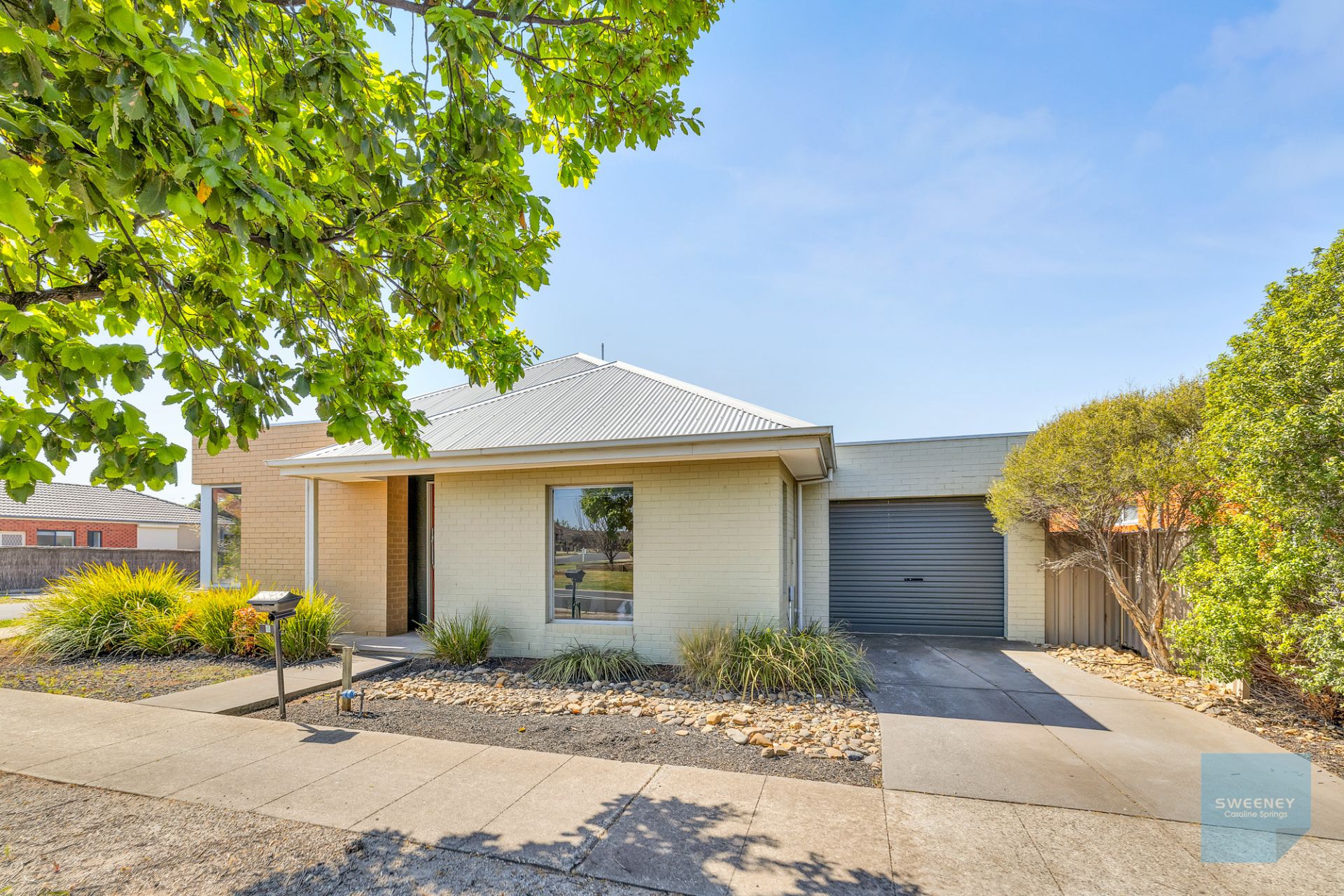 6 Oak Grove, Caroline Springs - Thumbnail 3