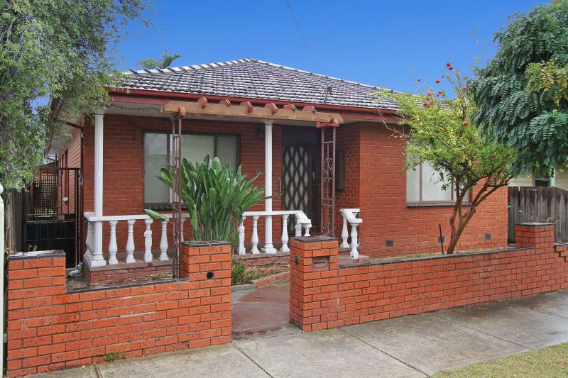 51 Beaconsfield Parade, Northcote