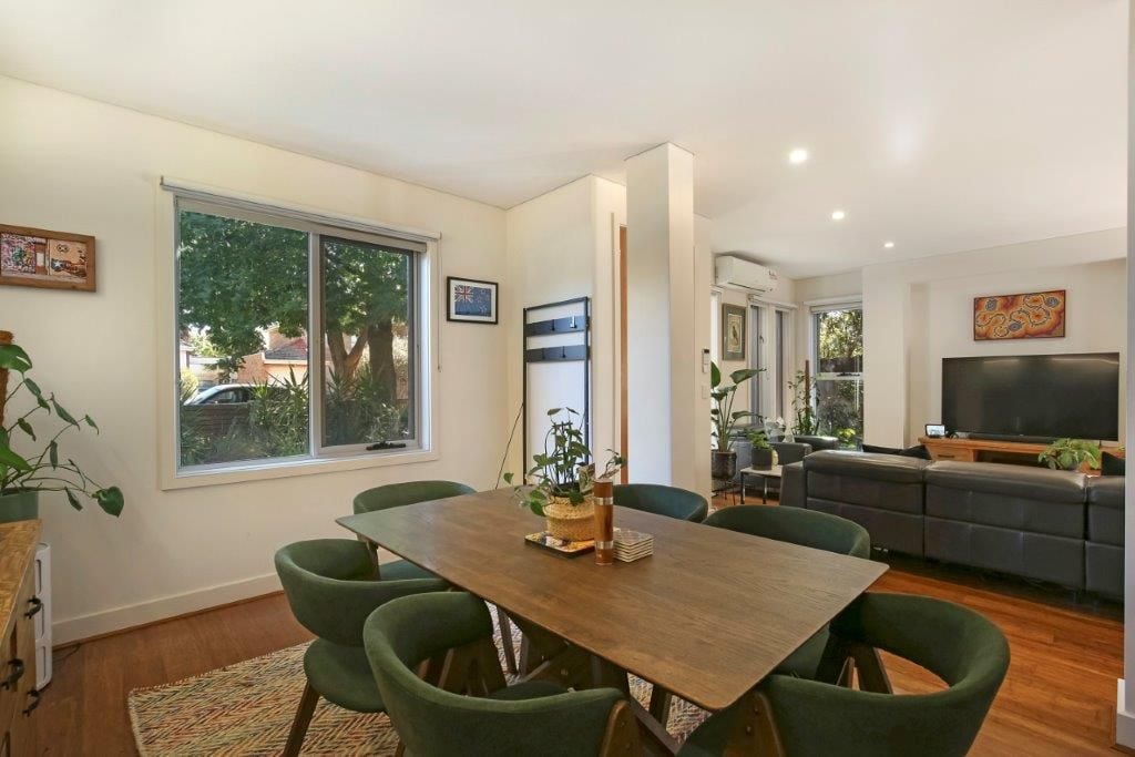 **Stunning & Modern**