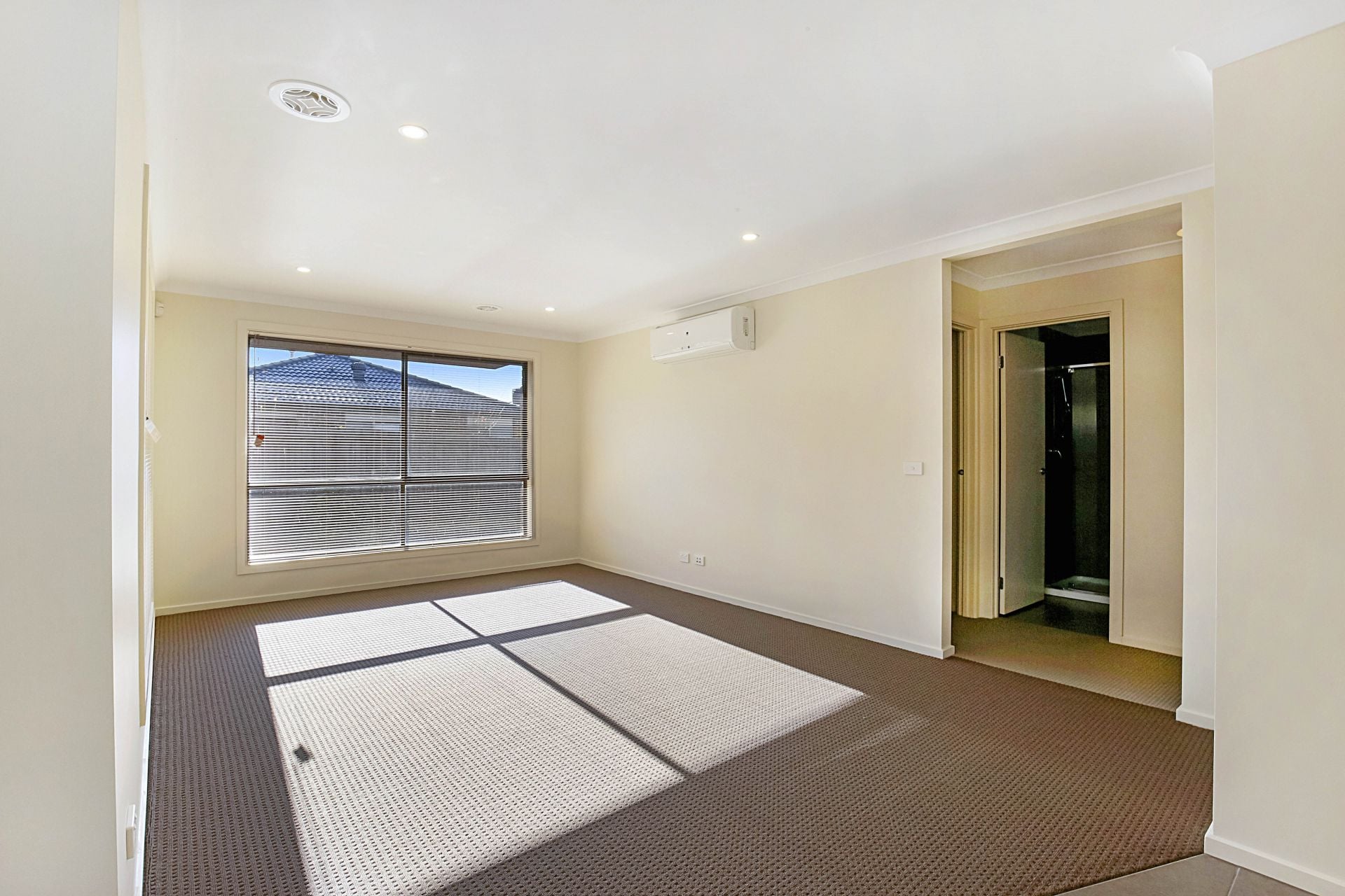 INDULGE IN A MODERN LIFESTYLE