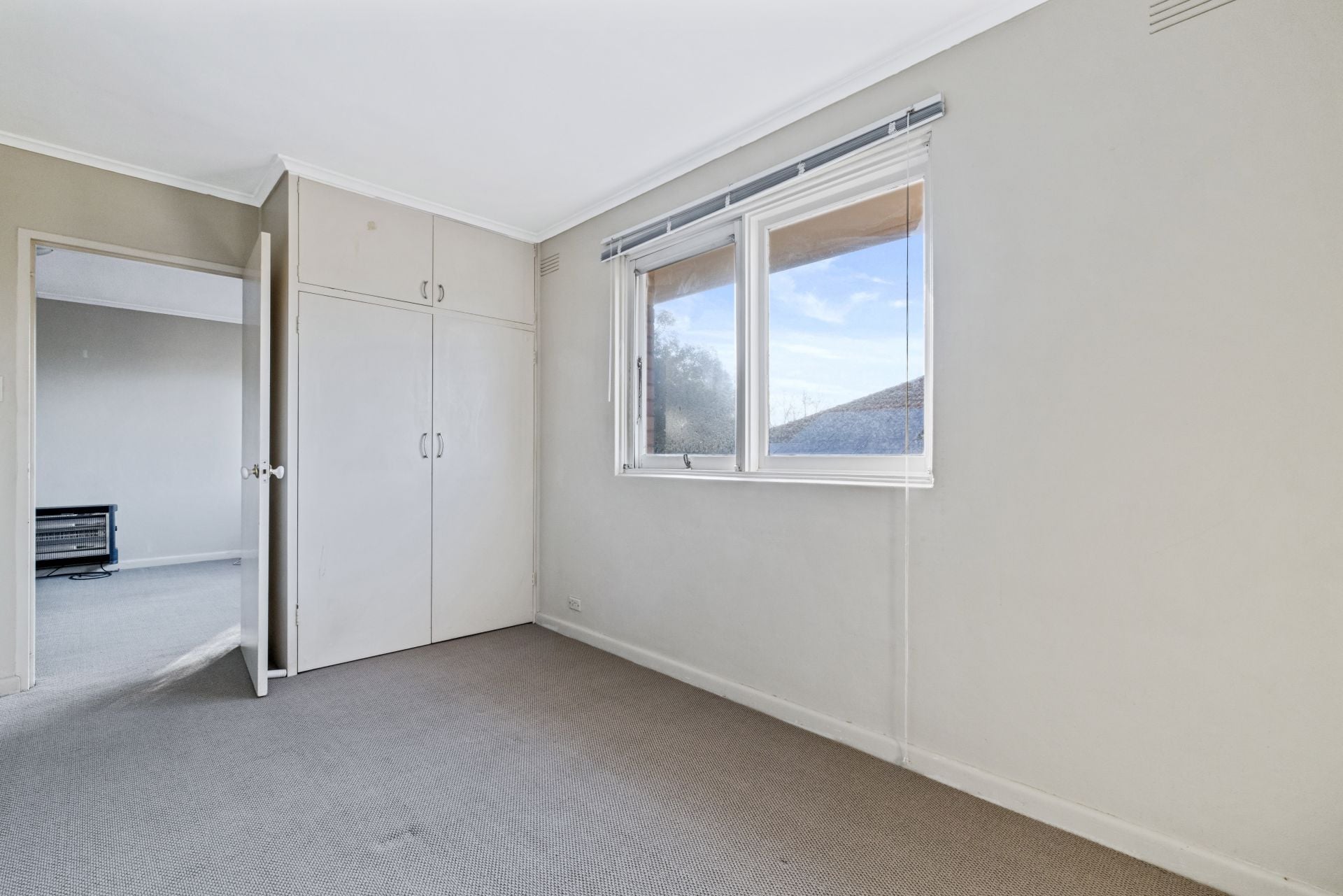 2 Bedroom Apartment In Sought After Suburb