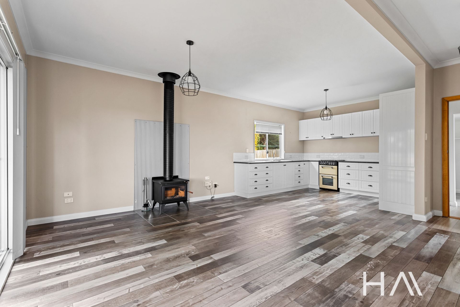 11 Post Office Road, Hillwood Harrison Agents