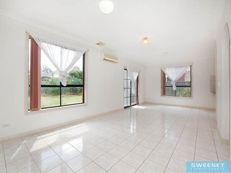 13 Kyneton Circuit, Caroline Springs - Thumbnail 6