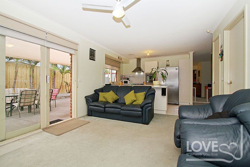 PERFECTLY POSITIONED, WELL PRESENTED SPACIOUS HOME