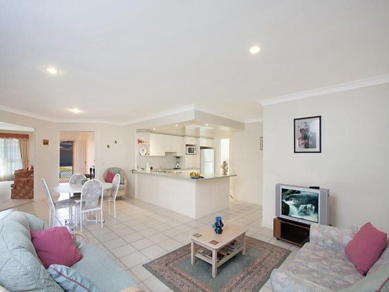 24 Narara Crescent BANORA POINT NSW, Banora Point - Thumbnail 3