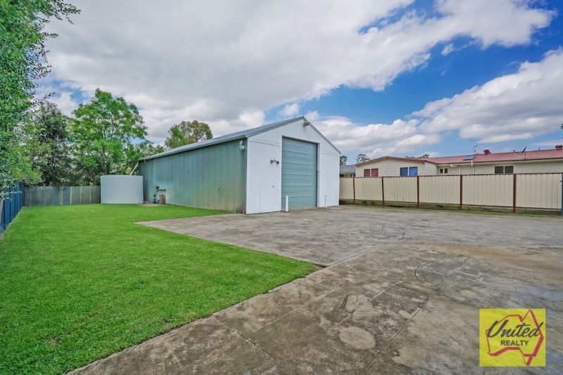 25 McIntosh Street, The Oaks United Realty