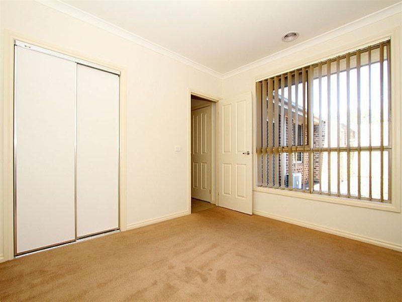 MINUTES TO ALL AMENITIES!