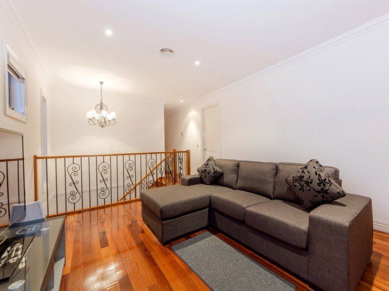 13 Toolondo Close, Caroline Springs - Thumbnail 7