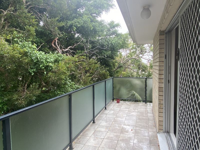 Generous Two Bedroom Unit With Leafy Outlook