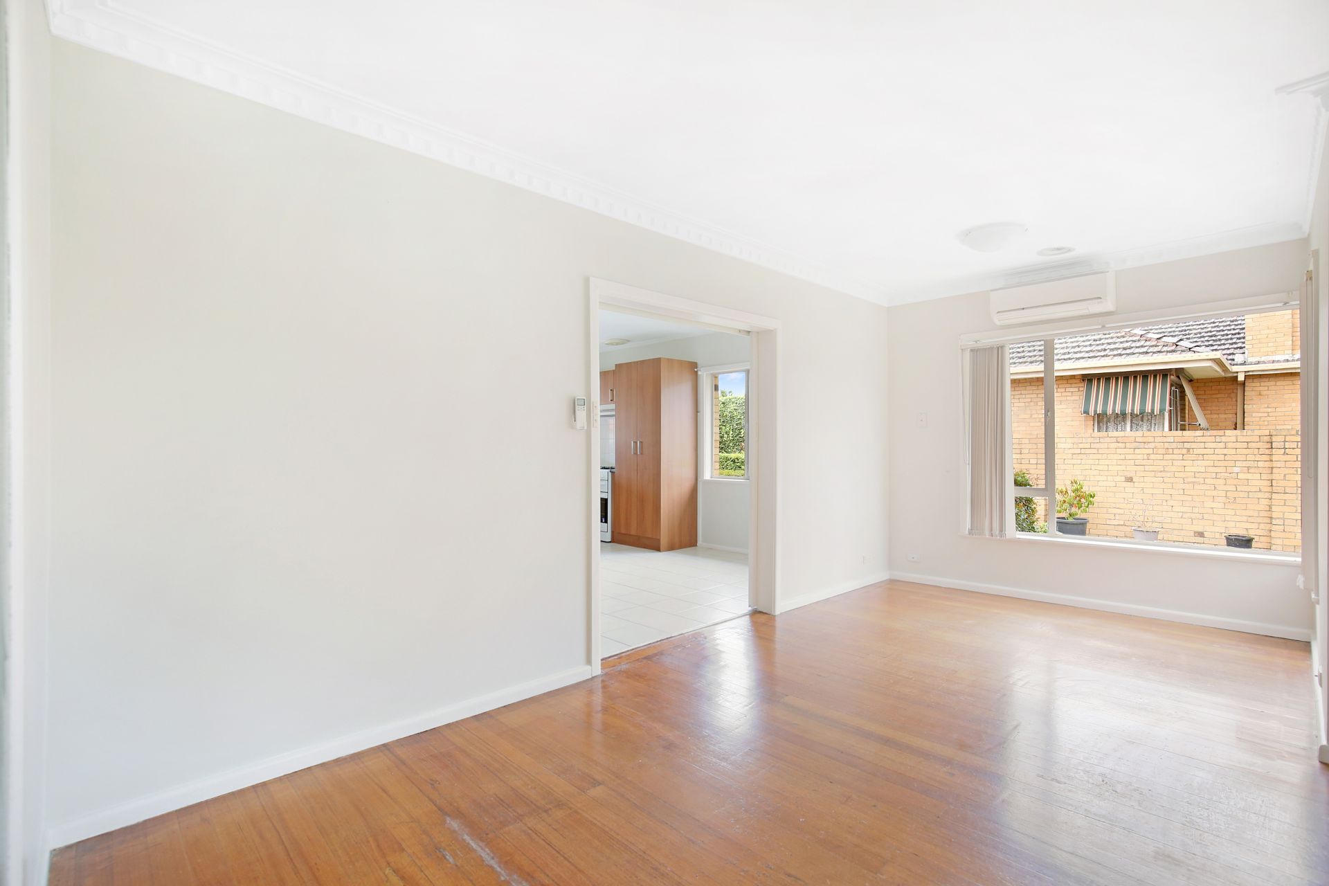 LIGHT AND BRIGHT FAMILY HOME!