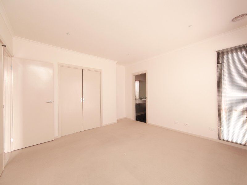 82 Tuross Crescent SOUTH MORANG, South Morang - Thumbnail 8