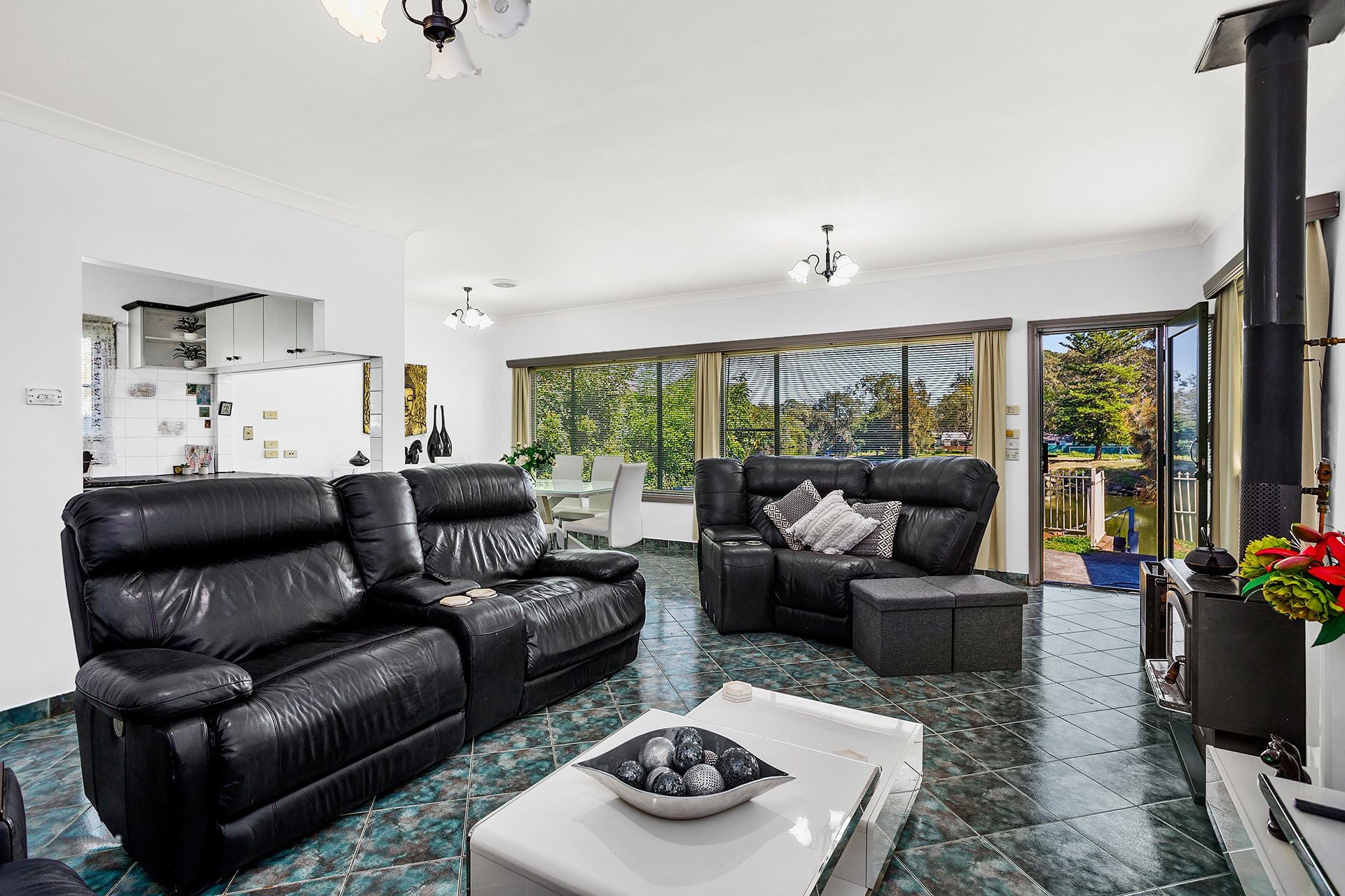 386 Henry Lawson Drive Milperra NSW, Milperra - Thumbnail 4