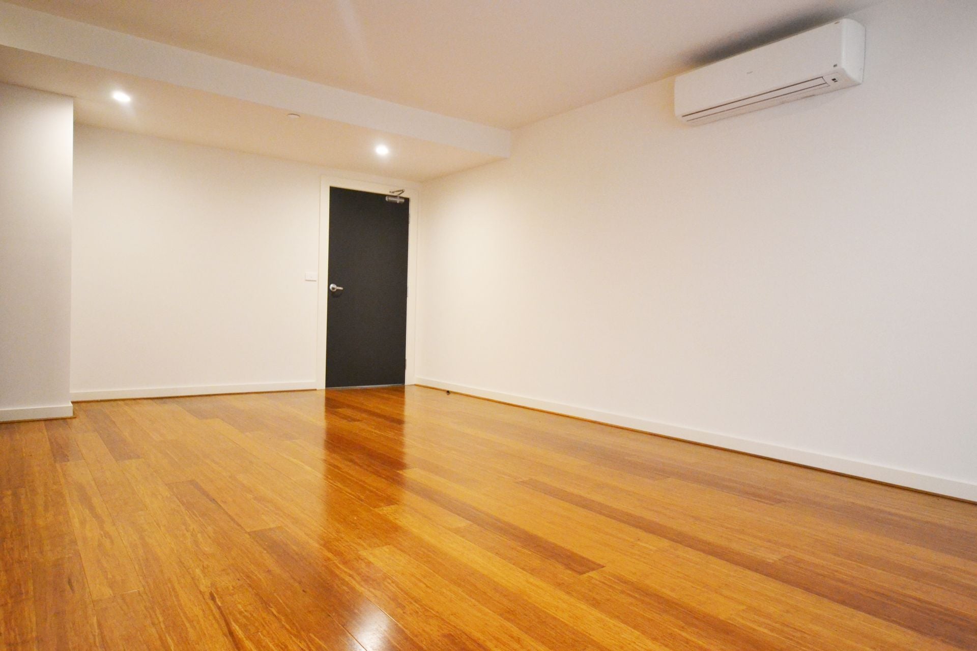 ENJOY VIBRANT LIFE STYLE IN A PRIME LOCATION