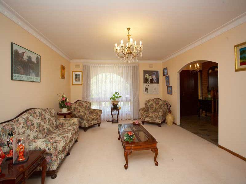 13 McIntyre Drive, Altona - Thumbnail 2