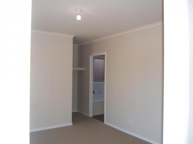 4/33 Allingham Street, Golden Square DCK Real Estate