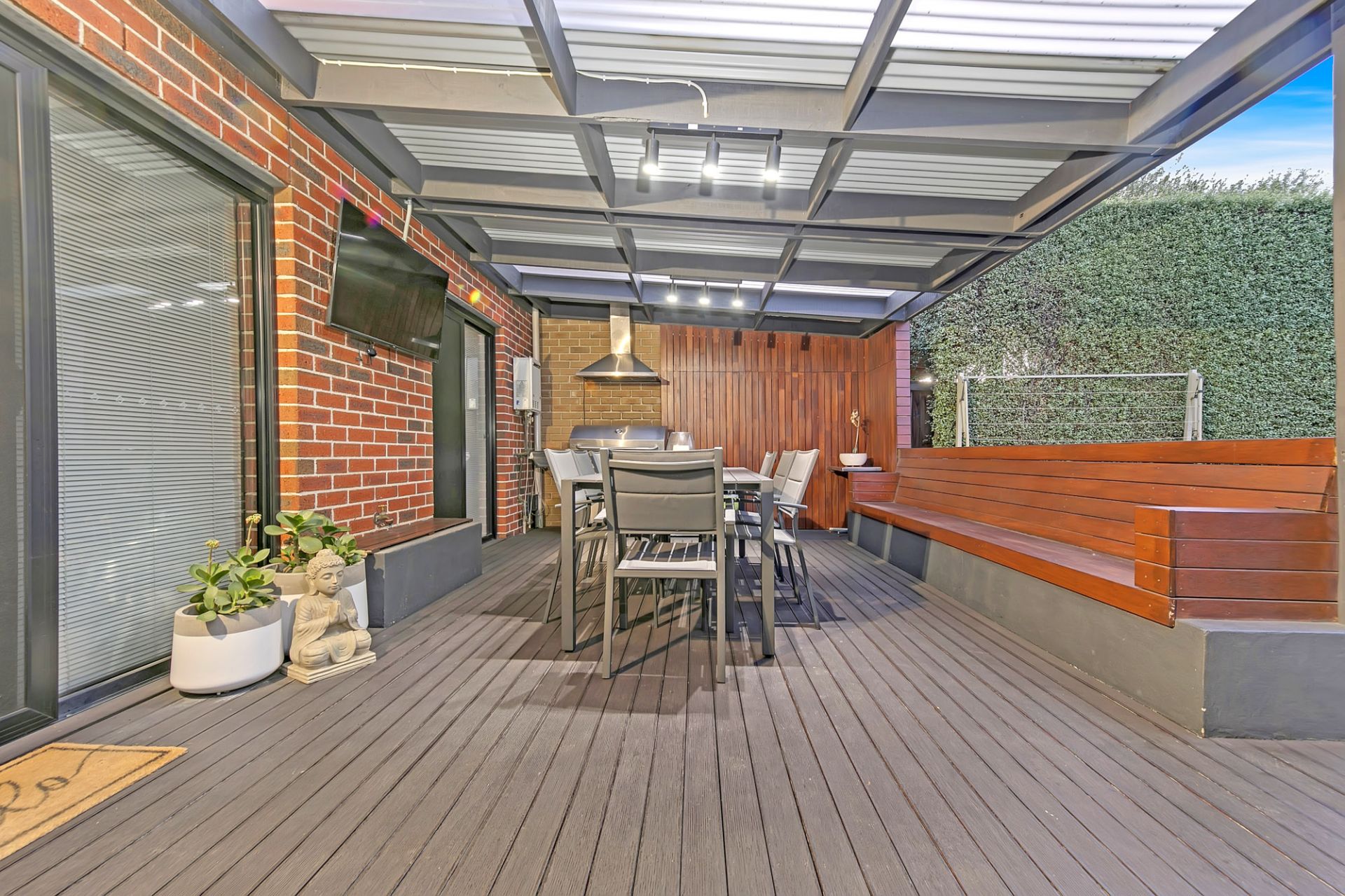 Beautifully Presented Townhouse!
