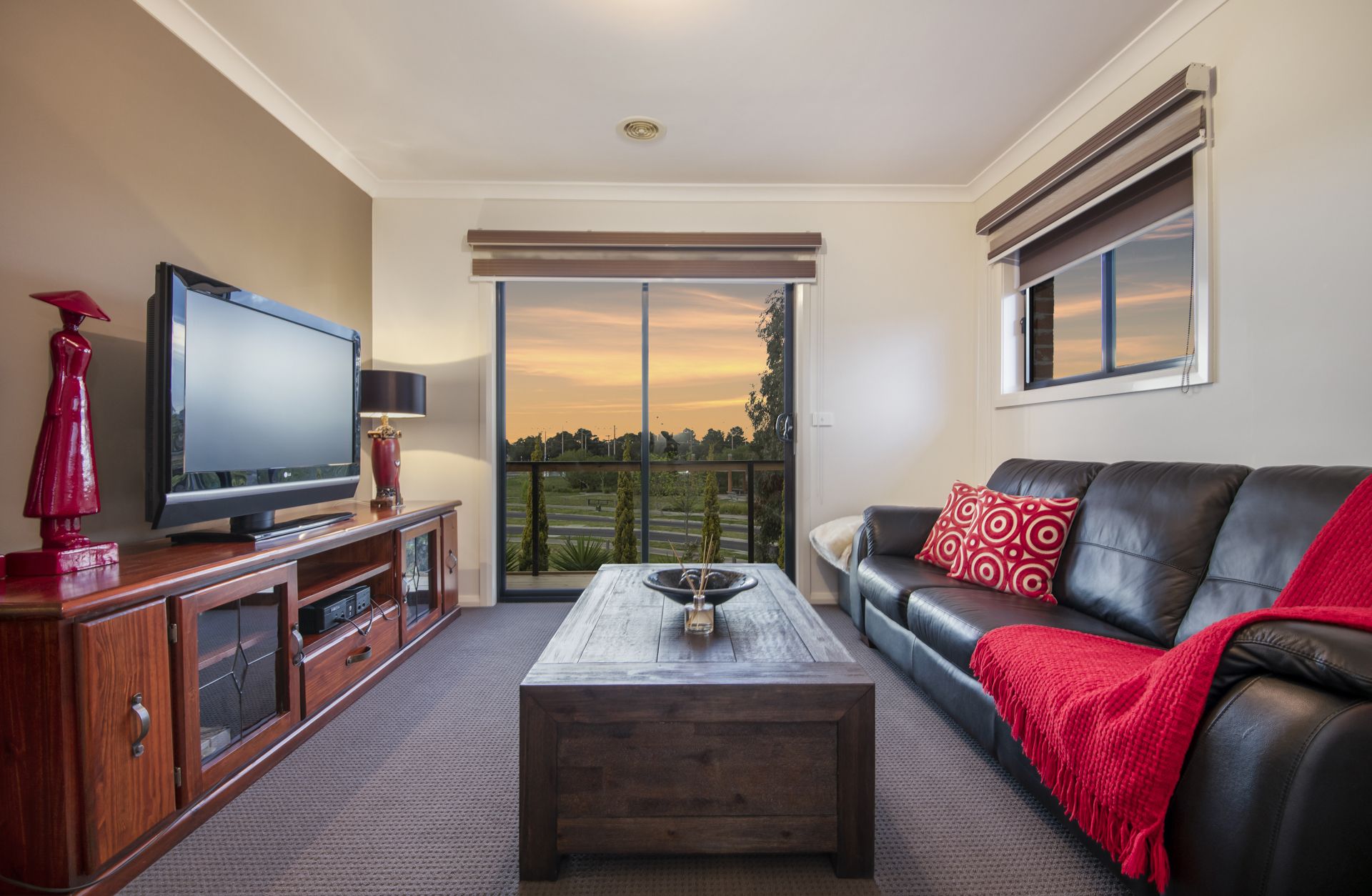 GREAT FAMILY HOME  - DUAL CORNER ACCESS