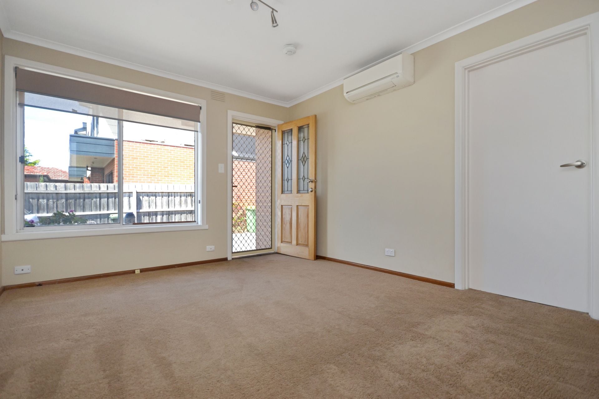 FULLY RENOVATED ONE BEDROOM