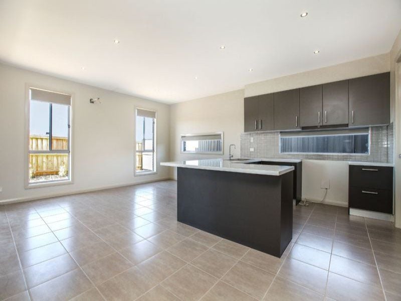 17 Boathouse Drive, Caroline Springs - Thumbnail 4