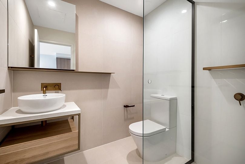 SPACIOUS ONE BEDROOM