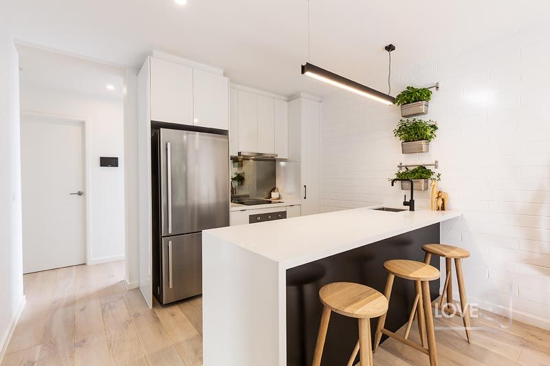 Stunning Thornbury Beauty! 
Brand New Apartment