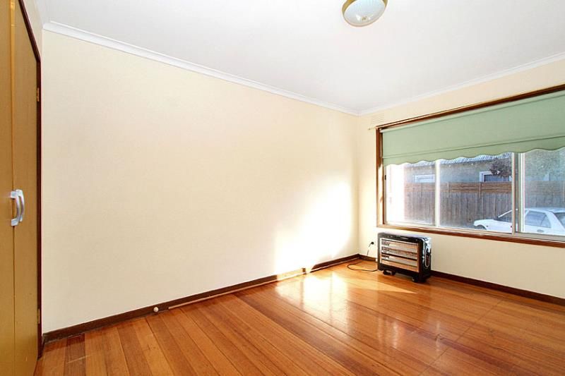 ONE BEDROOM DELIGHT!