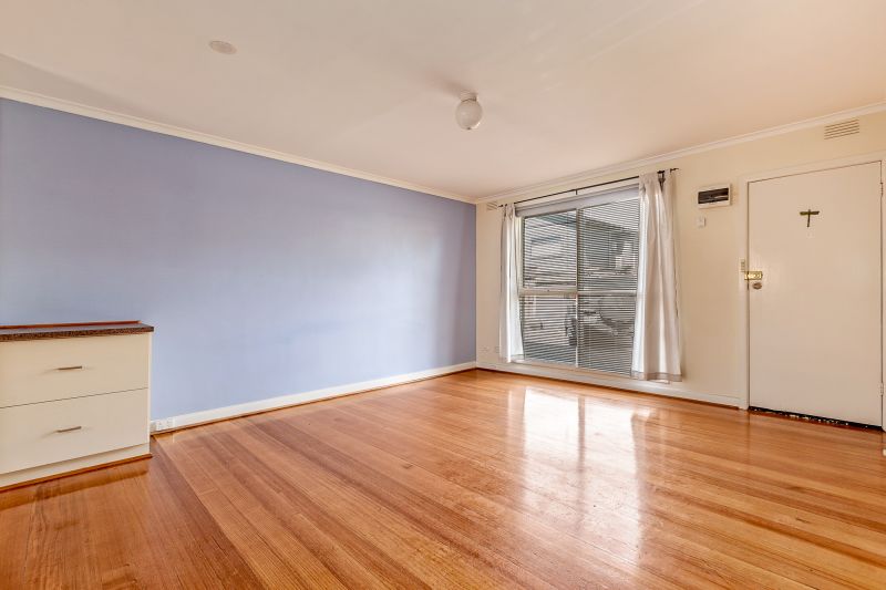 2/57 Roseberry Street, Ascot Vale