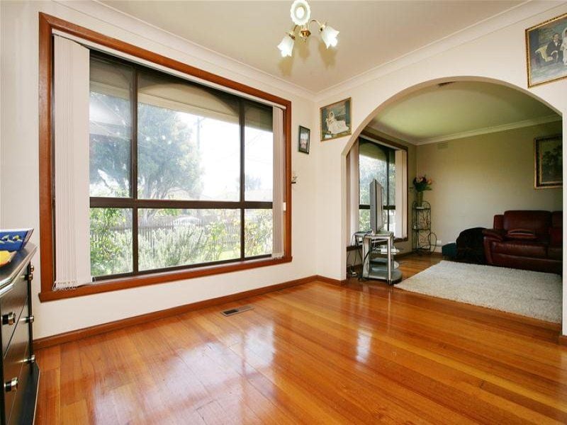 Well Maintained Family Home, Close to All Amenities!!