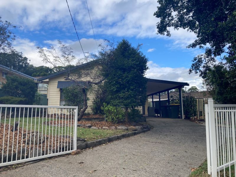 Neat 4 bedroom Home!