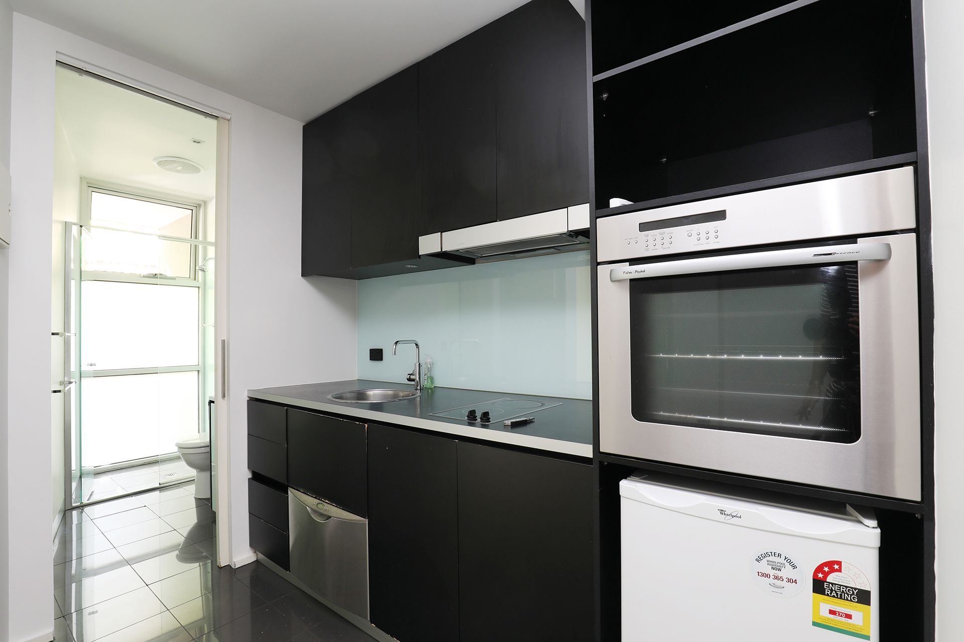 3/186 Barkly Street, St Kilda - Thumbnail 2