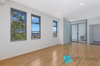 NORTH-FACING ONE BEDROOM IN GLADESVILLE'S LANDMARK COMPLEX - 'THE VANTAGE'