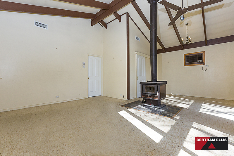 156 Dixon Drive, Holder - Thumbnail 3
