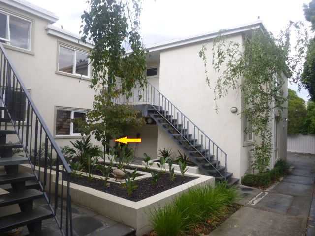 **Room available in 2 bedroom unit house share**