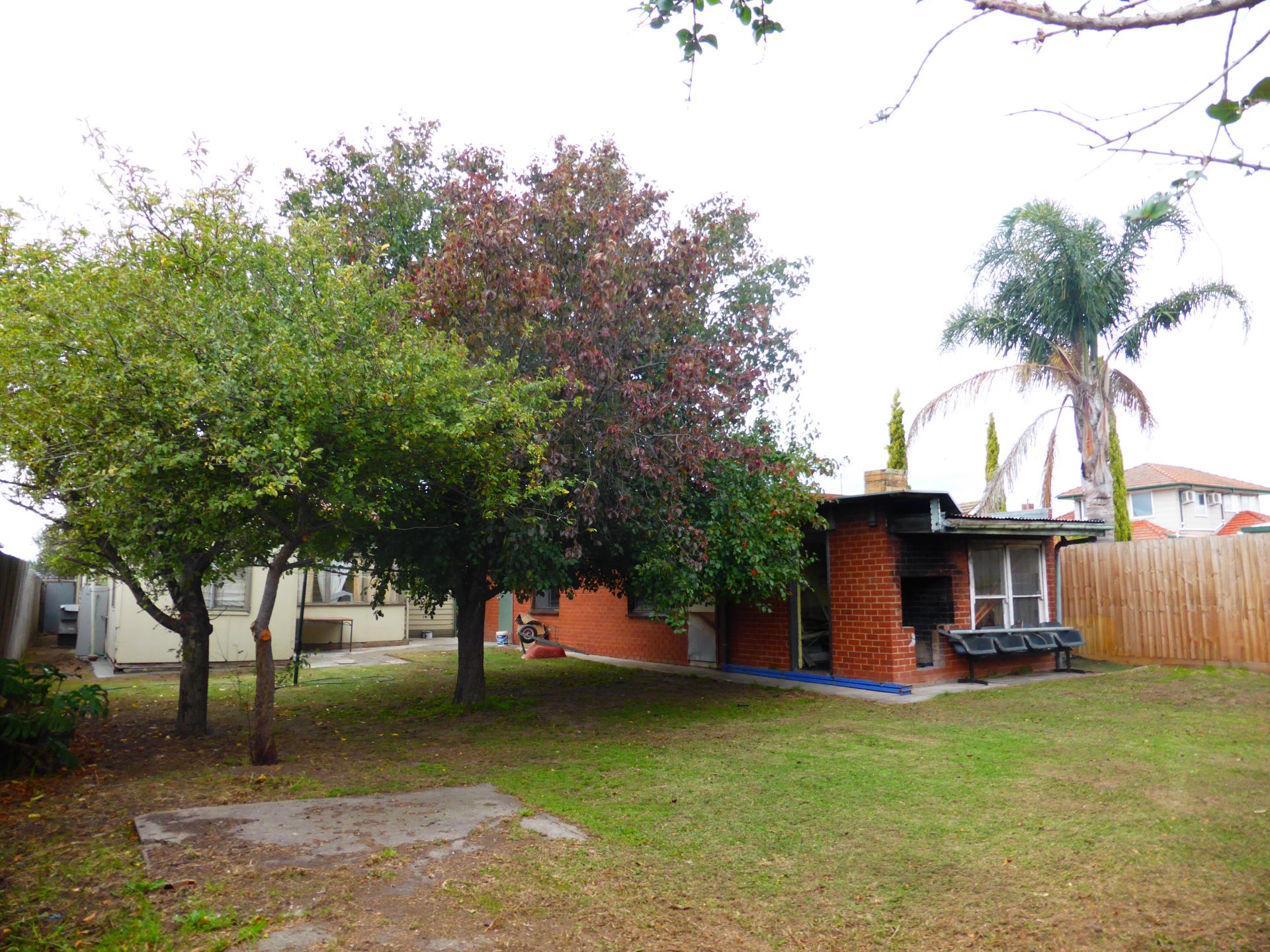 SPACIOUS, COMFORTABLE AND AN ENVIABLE LOCATION