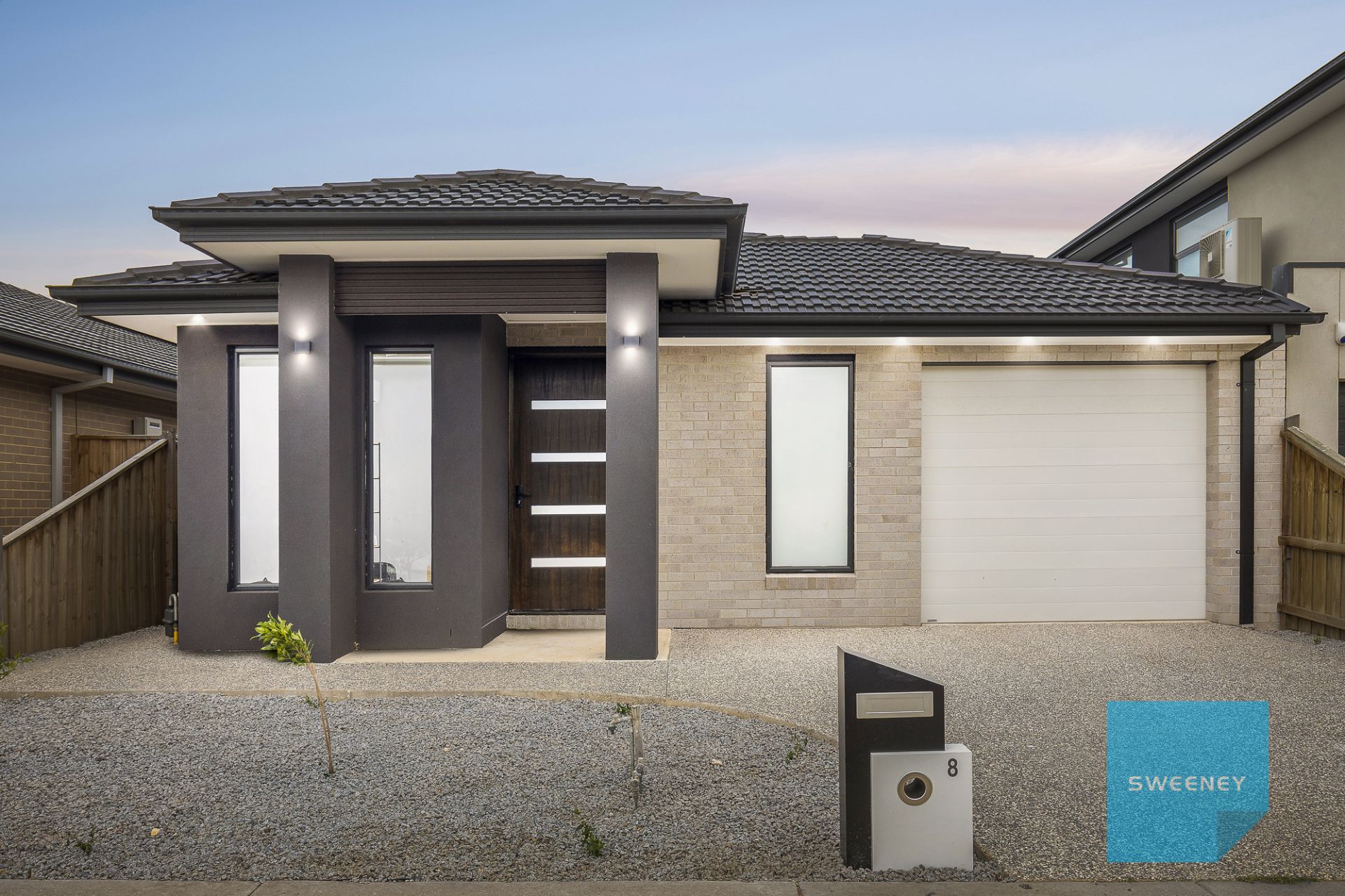 8 Petunia Way, Fraser Rise - Thumbnail 2