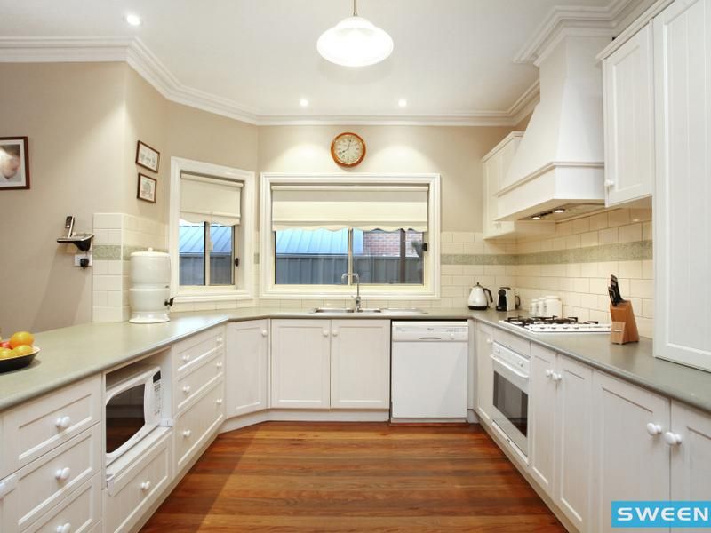 15 Ranmore Grove, Caroline Springs - Thumbnail 6