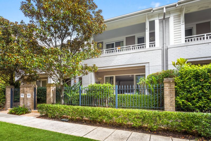 Real Estate For Sale 10 Juniper Drive Breakfast Point , NSW