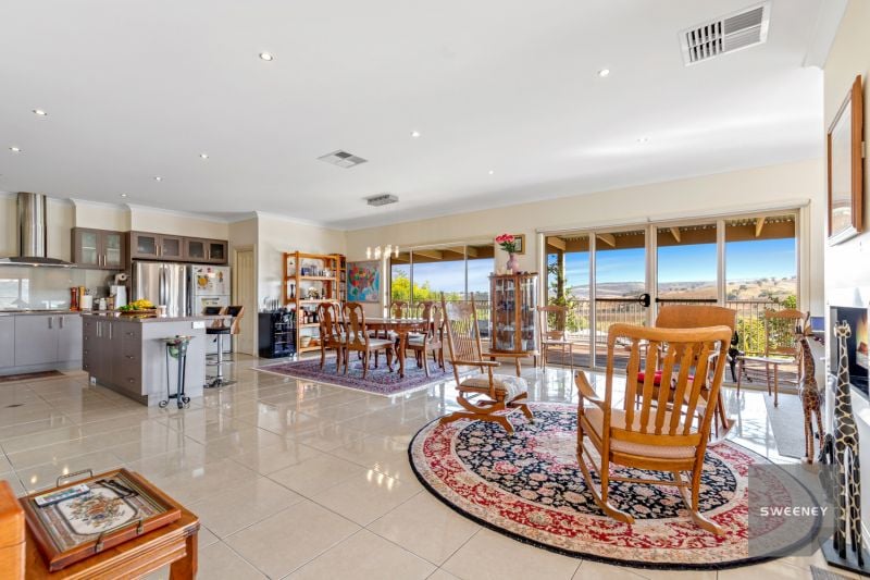 23 Rosehill Drive, Bacchus Marsh - Thumbnail 6