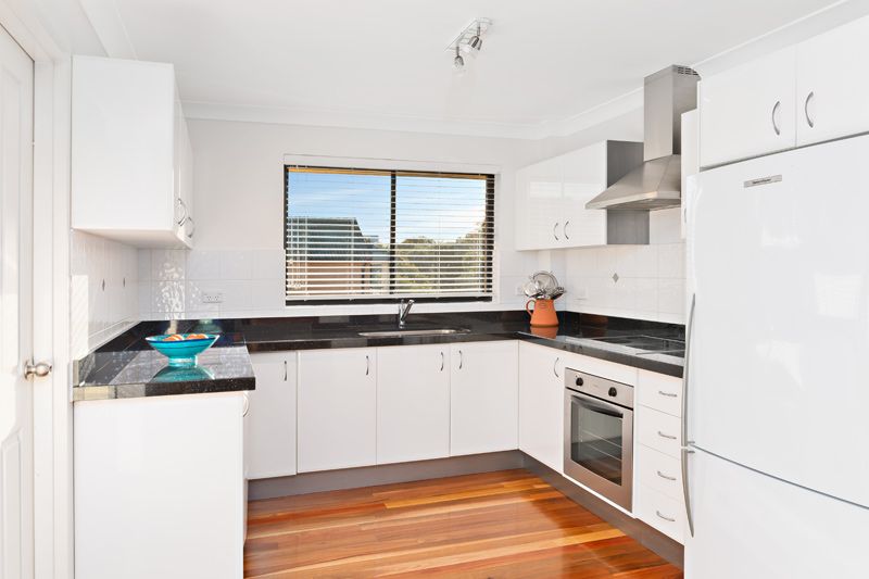 Sold - Modern Top Floor Retreat in Peaceful Surrounds